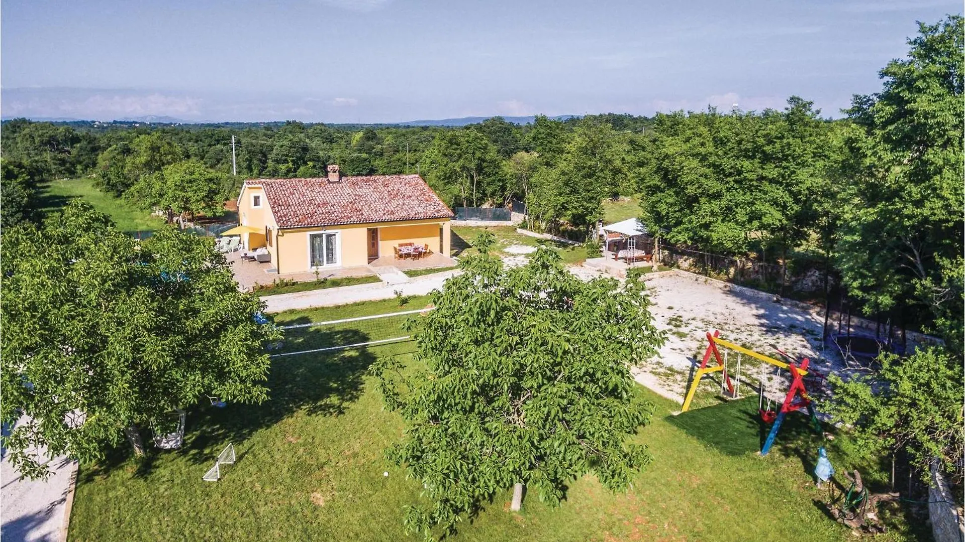 Beautiful Home In Butkovici With Wifi